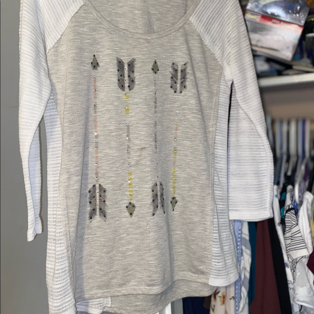 Maurice’s mid sleeve top